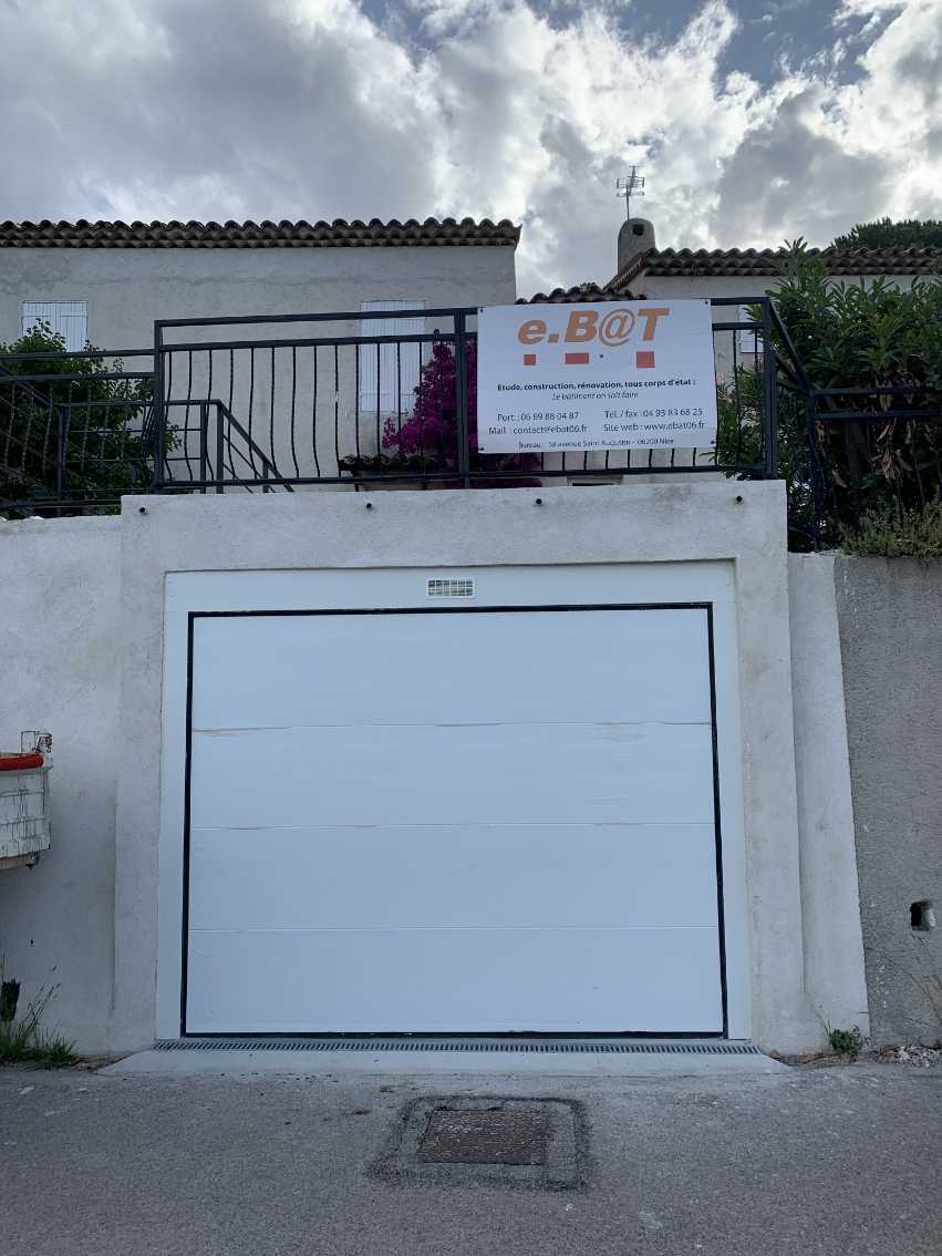 E Bt CONSTRUCTION VILLA NICE Renovation Porte Garage APRES